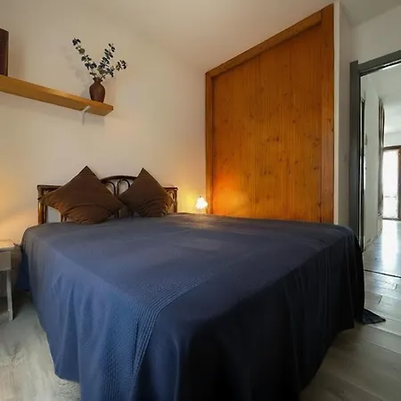 8 Arbousiers 12 * Bonifacio (Corsica)