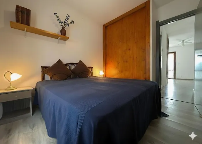 8 Arbousiers 12 * Bonifacio (Corsica)